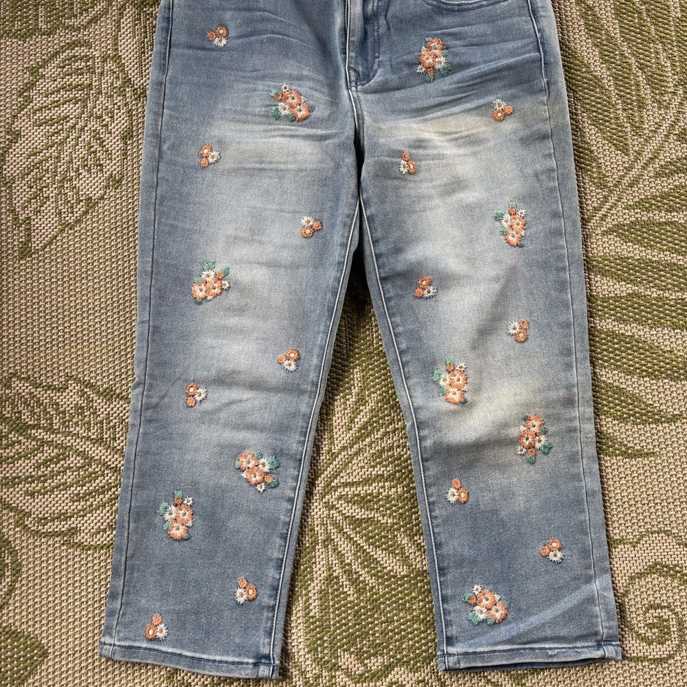 DG2 by Diane Gilman Light Blue Floral Embroidered Jeans